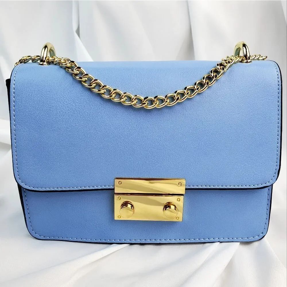 🔹️BCBGeneration Blue Kaia Chain Strap Crossbody Purse
